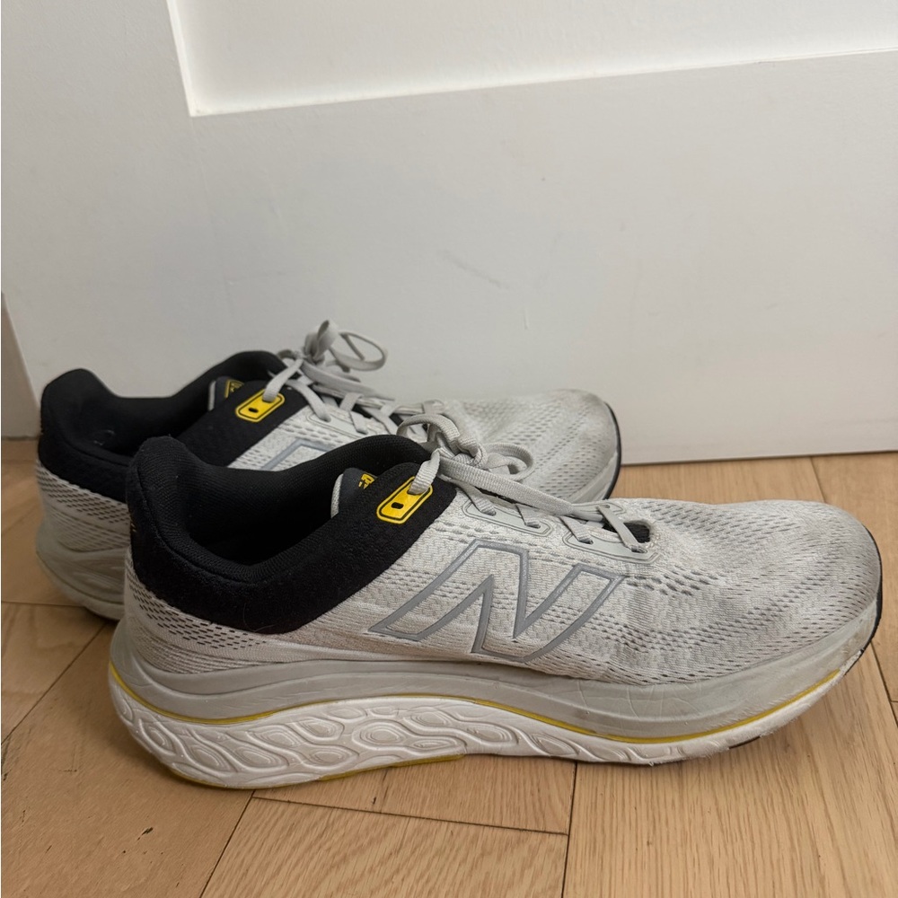 New Balance Men's White, Black & Yellow Athletic Running Shoes